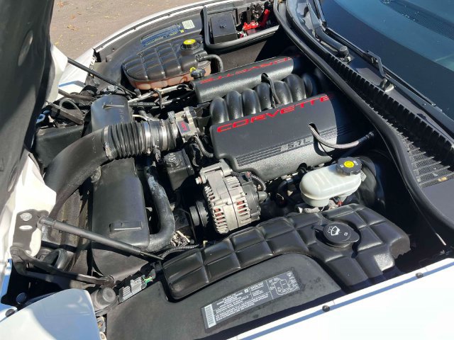 Used 2004 Chevrolet Corvette Convertible w/ Preferred Equipment Group RWD image 13