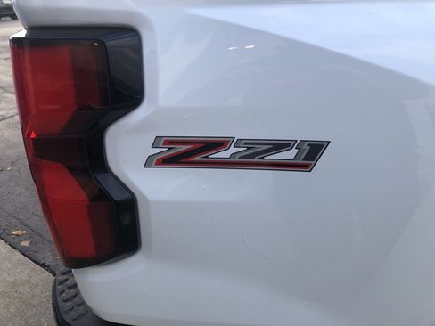 Used 2024 Chevrolet Colorado Z71 w/ Z71 Convenience Package 2 image 8