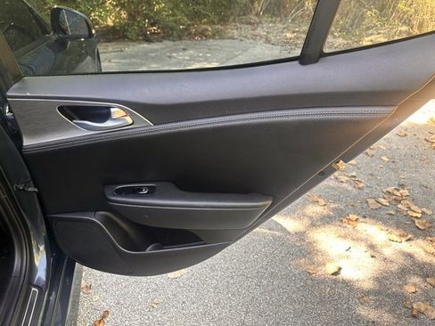 Used 2022 Kia Stinger GT1 image 21