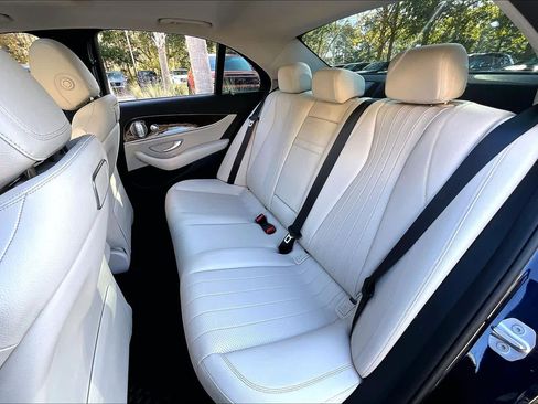 Used 2018 Mercedes-Benz E 300 image 19