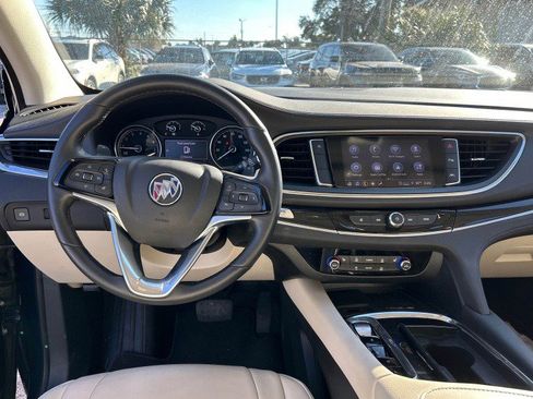 Used 2023 Buick Enclave Essence image 6