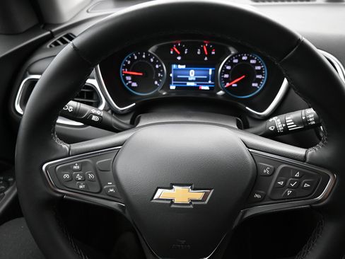 Used 2024 Chevrolet Equinox LT AWD/4WD image 8
