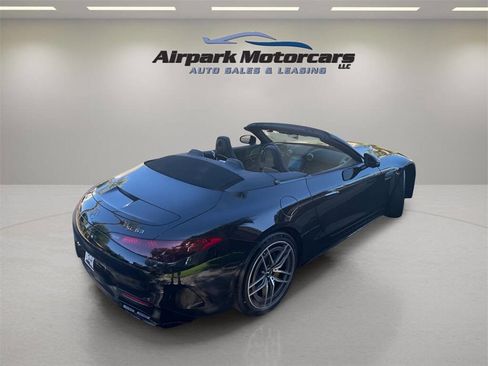 Used 2022 Mercedes-Benz SL 63 AMG 4MATIC w/ AMG Aerodynamic Package image 9