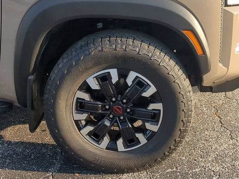 Used 2023 Nissan Frontier PRO-4X w/ Pro Convenience Package image 10