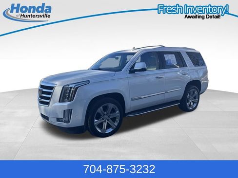 Used 2019 Cadillac Escalade Luxury image 4
