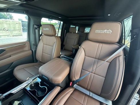 New 2026 Chevrolet Suburban High Country w/ Sun And Tow Package AWD/4WD image 11