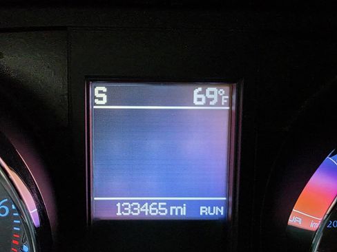 Used 2011 Chrysler Town & Country Touring image 24