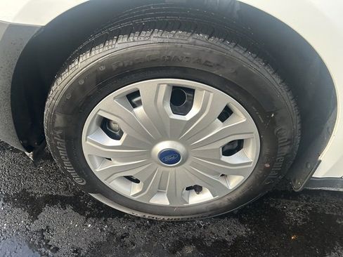 Used 2023 Ford Transit Connect XL image 9