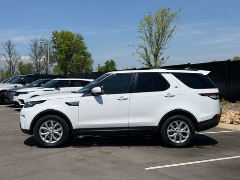 Used 2018 Land Rover Discovery SE image 10