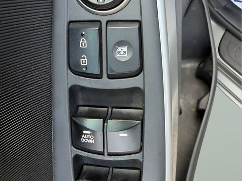 Used 2016 Hyundai Elantra GT FWD image 20