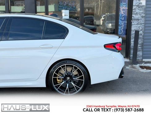 Used 2021 BMW M5 image 11