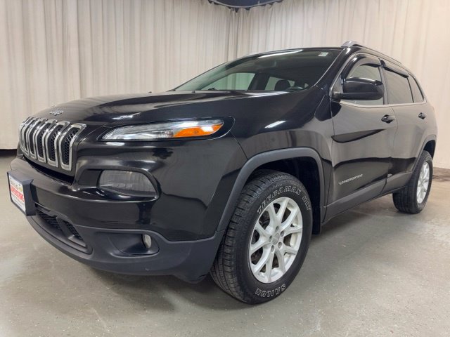 Used 2015 Jeep Cherokee Latitude w/ Cold Weather Group AWD/4WD image 9