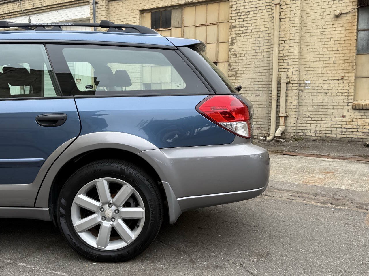 Used 2009 Subaru Outback 2.5i Special Edition AWD/4WD image 41