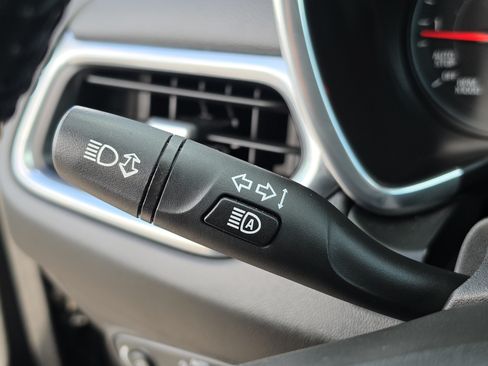 Certified 2020 Chevrolet Equinox LT w/ Midnight Edition FWD image 24