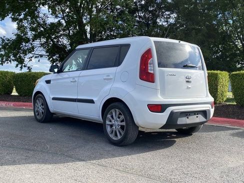 Used 2012 Kia Soul + w/ Audio Pkg FWD image 5