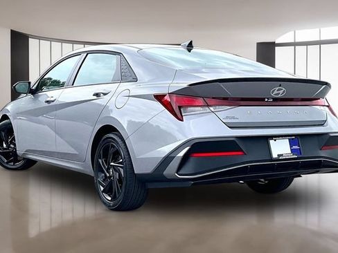 Used 2026 Hyundai Elantra Sport FWD image 4