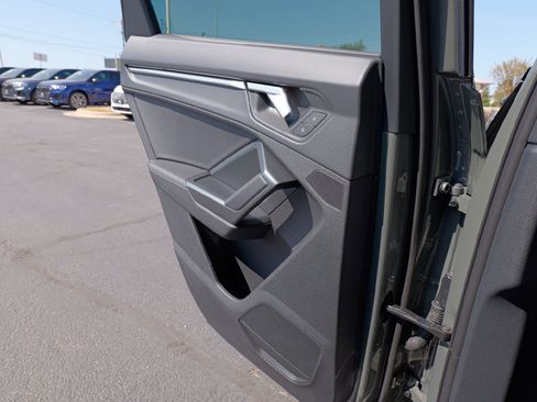 New 2025 Audi Q3 2.0T Premium image 35