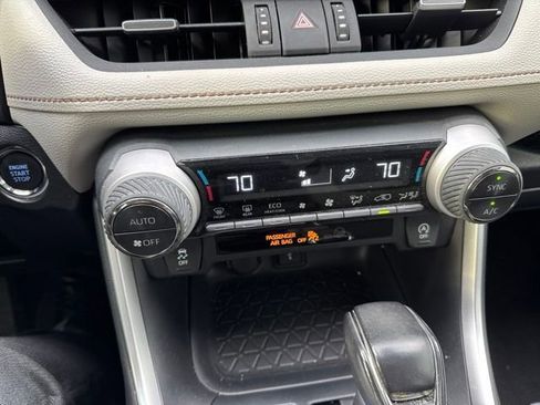 Used 2020 Toyota RAV4 XLE Premium AWD/4WD image 16