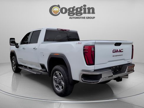 New 2026 GMC Sierra 3500 SLT w/ SLT Premium Package image 6