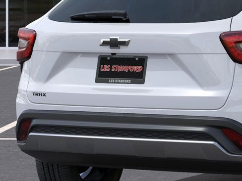New 2026 Chevrolet Trax LT w/ LPO, Blackout Package FWD image 14