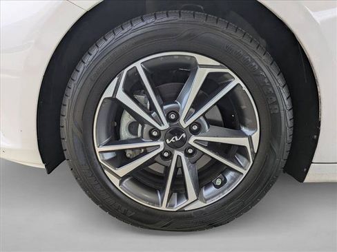 Used 2022 Kia Forte LXS w/ LXS Technology Package FWD image 13