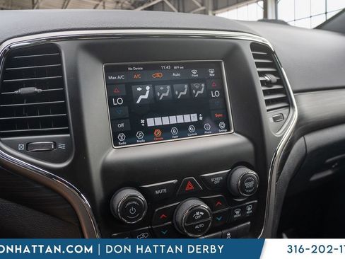 Used 2021 Jeep Grand Cherokee Laredo AWD/4WD image 7