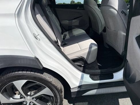 Used 2018 Hyundai Tucson Value FWD image 12