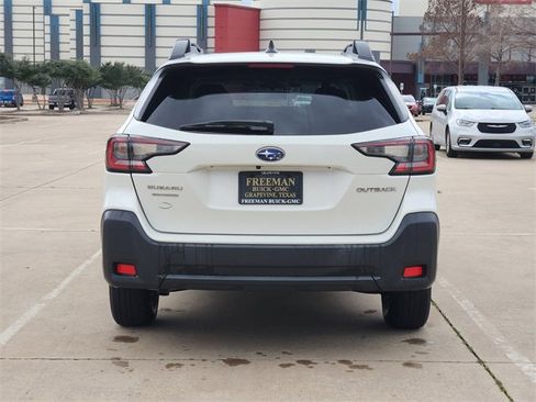 Used 2023 Subaru Outback Premium image 6