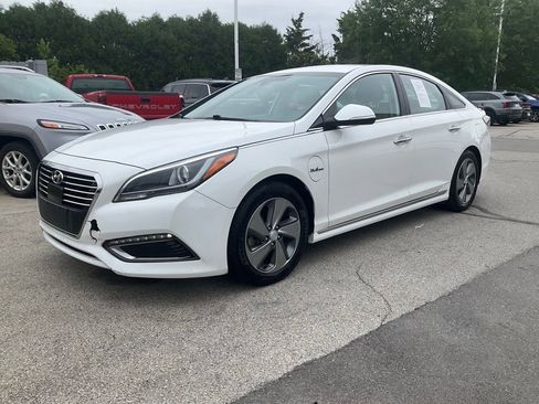 Used 2016 Hyundai Sonata Limited FWD image 3