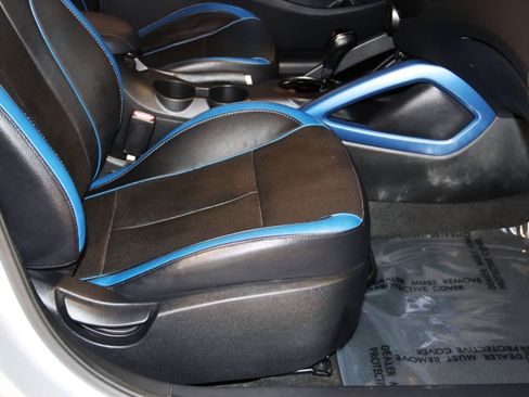 Used 2013 Hyundai Veloster Turbo image 52