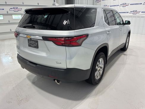 Used 2022 Chevrolet Traverse LS image 8