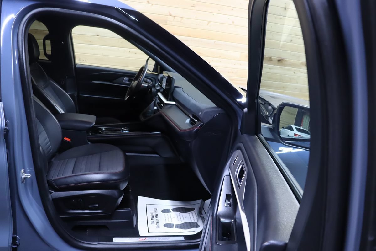 Used 2025 Ford Explorer ST-Line RWD image 56