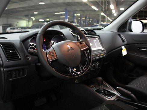 New 2026 Mitsubishi Outlander Sport LE image 5