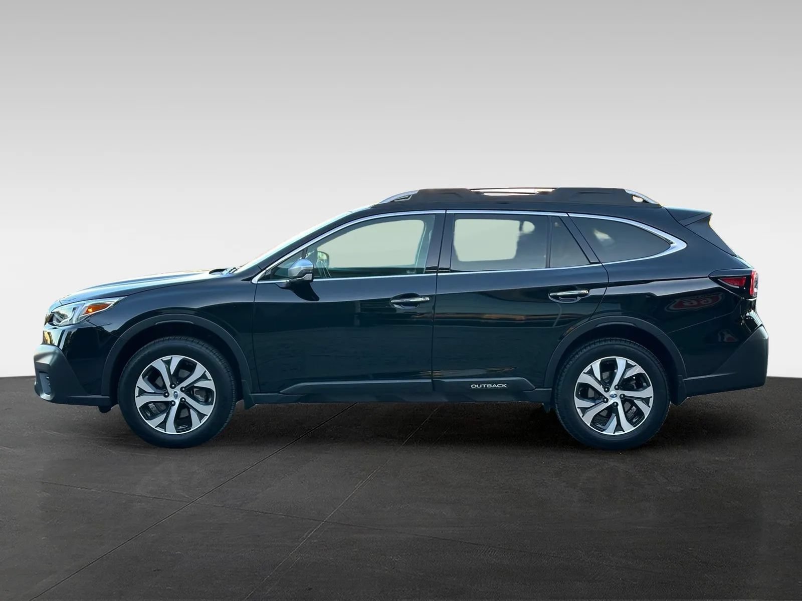 Used 2020 Subaru Outback Touring AWD/4WD image 4