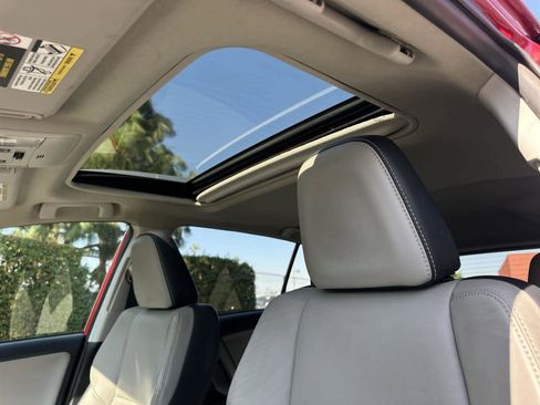 Used 2017 Toyota RAV4 Limited image 31