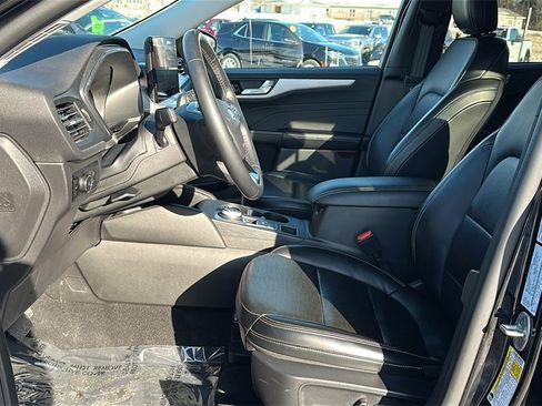 Used 2024 Ford Escape Platinum image 14