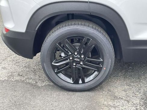New 2026 Chevrolet TrailBlazer LT w/ Convenience Package AWD/4WD image 9
