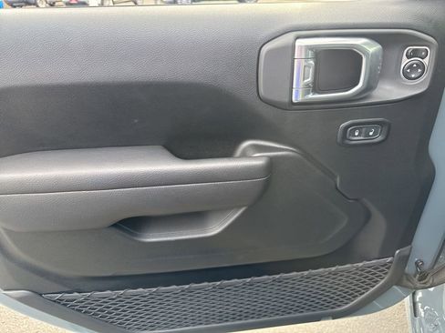 Used 2024 Jeep Wrangler Sport S image 13