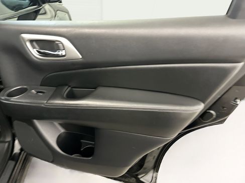 Used 2017 Nissan Pathfinder SL w/ SL Tech Package image 33