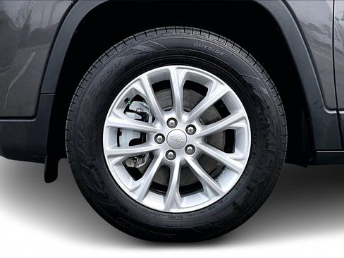 Certified 2022 Jeep Cherokee Latitude Lux image 31