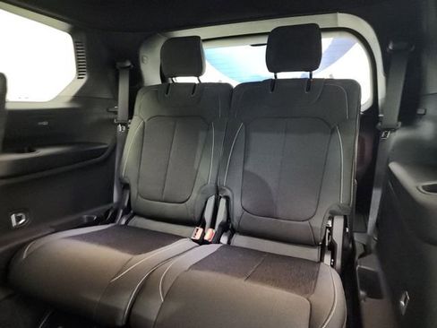 New 2025 Jeep Grand Cherokee L Laredo w/ Luxury Tech Group I image 37