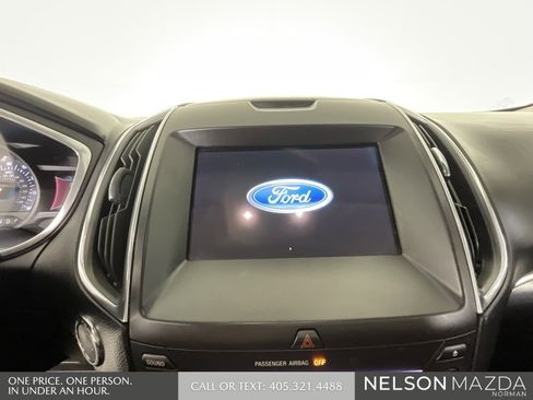 Used 2018 Ford Edge Titanium image 32