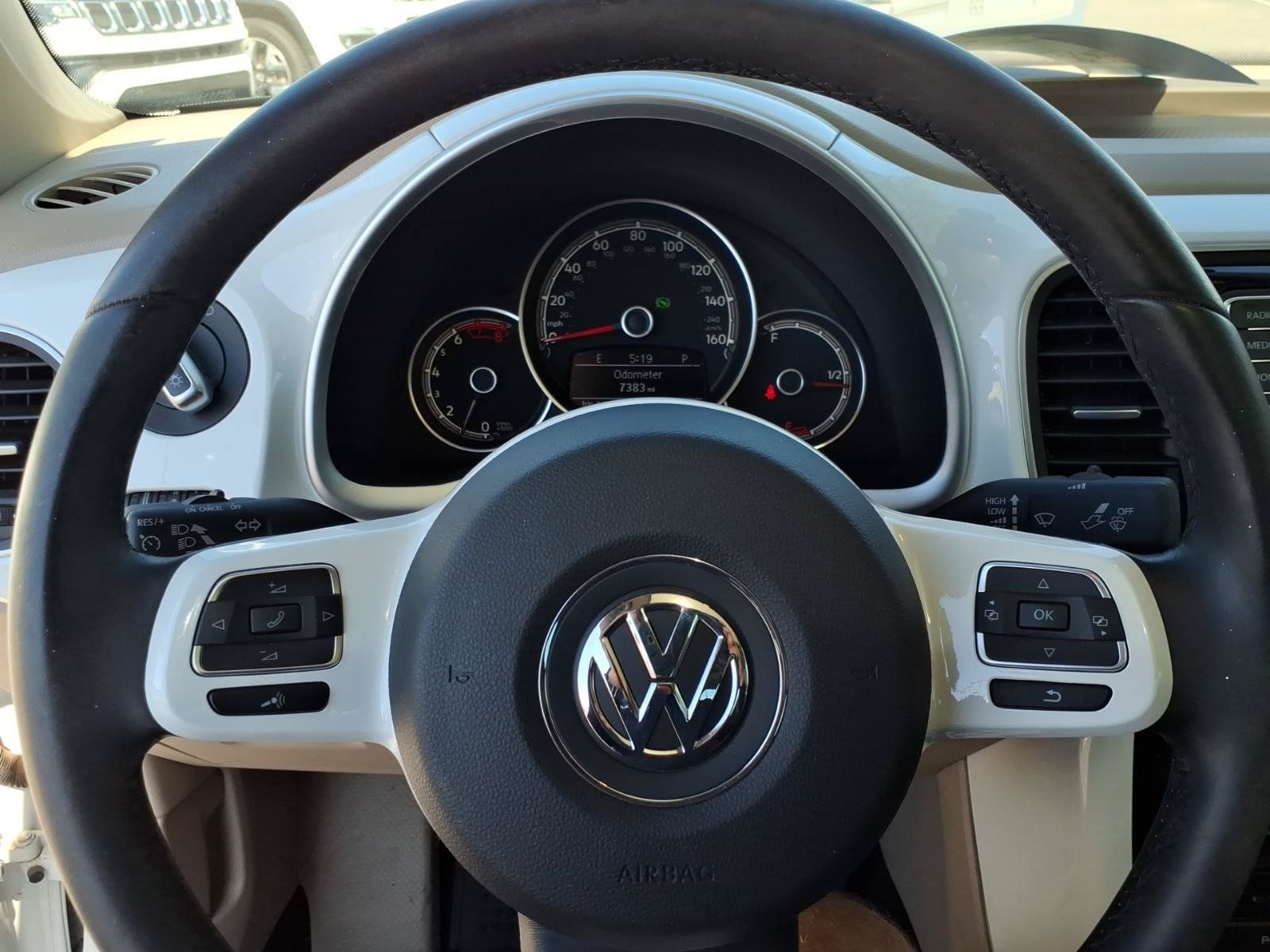 Used 2019 Volkswagen Beetle 2.0T SE FWD image 24