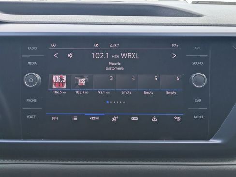 Certified 2024 Volkswagen Taos SE FWD image 18
