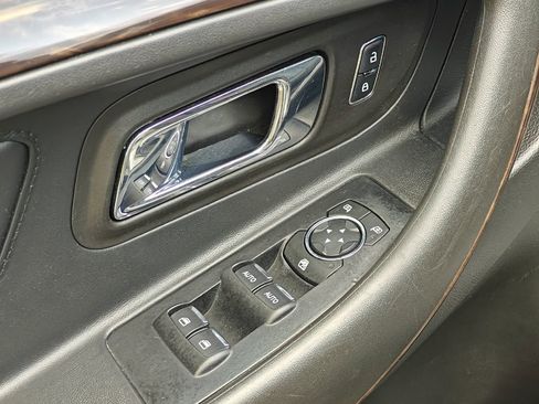 Used 2014 Ford Taurus Limited image 12
