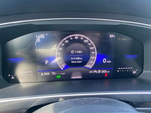 Used 2024 Volkswagen Tiguan Wolfsburg Edition image 19