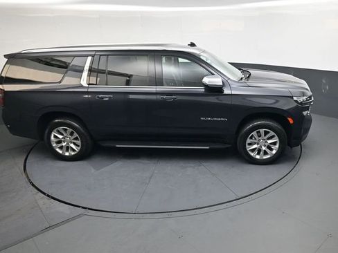 Used 2023 Chevrolet Suburban Premier image 23