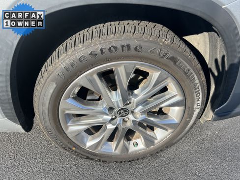 Used 2021 Toyota Highlander Limited FWD image 13