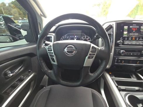 Used 2021 Nissan Titan SV w/ SV Convenience Package image 25