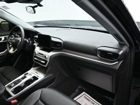 Used 2023 Ford Explorer XLT w/ Equipment Group 202A image 11